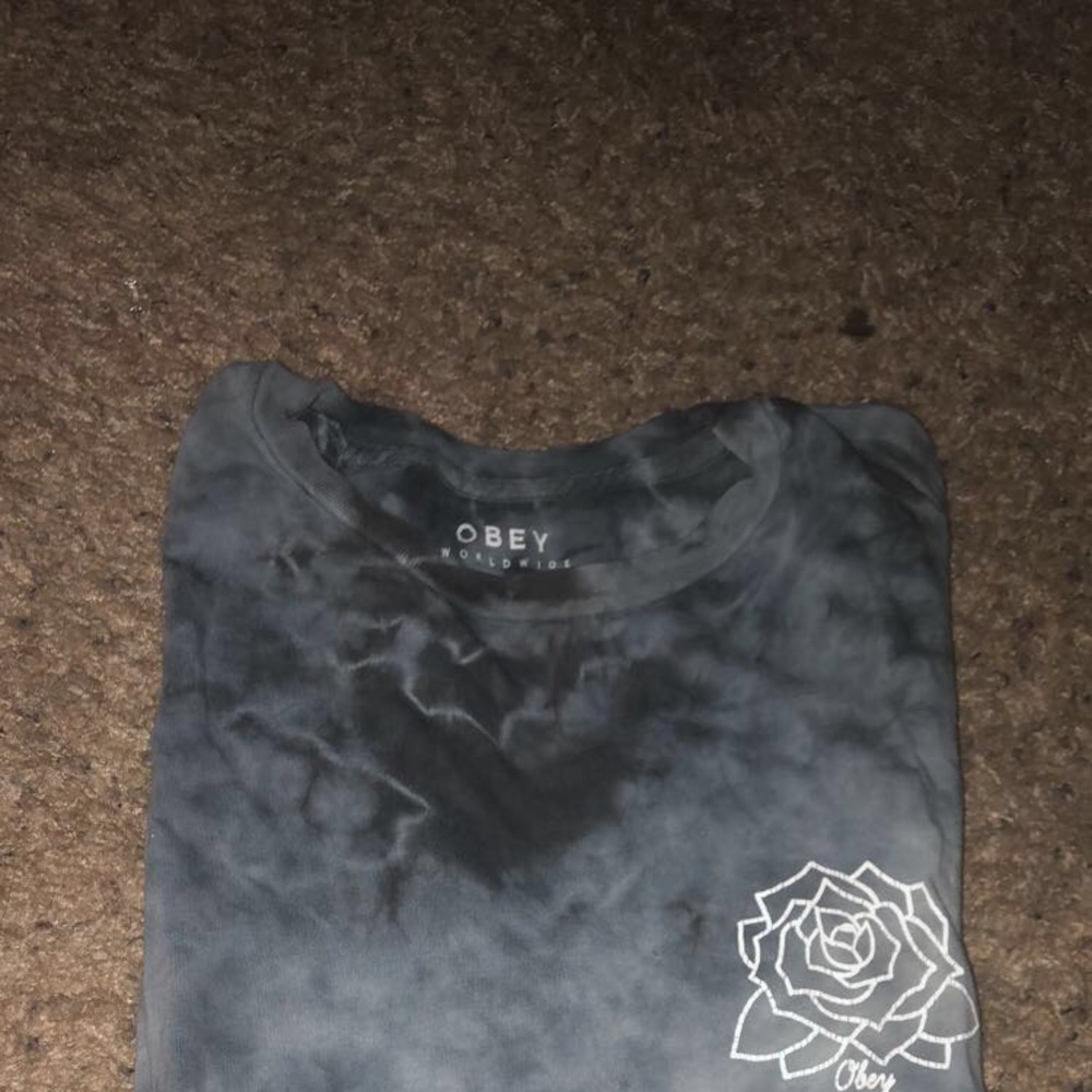 Obey t-shirt